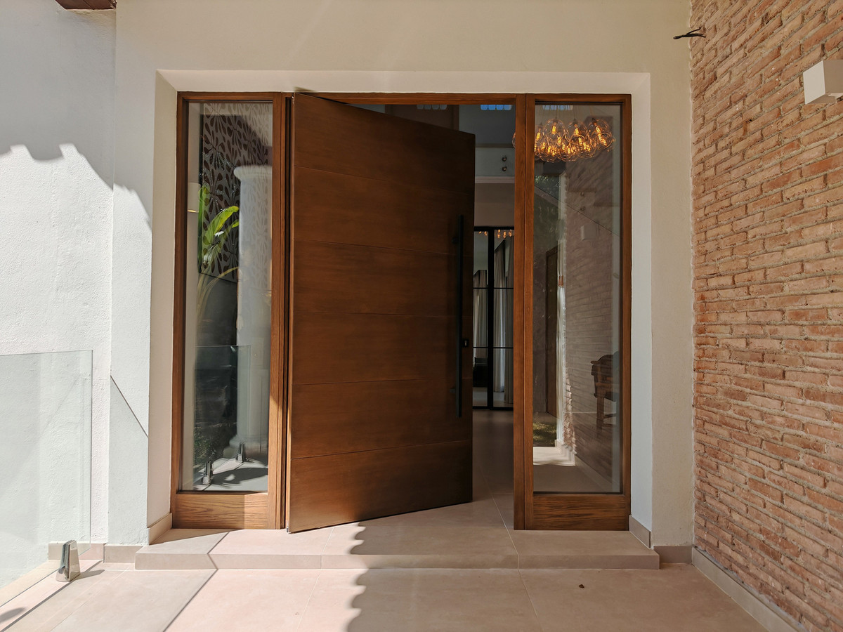 Se vende Villa - Chalet de 4 dormitorios en Costa Del Sol, Málaga, España