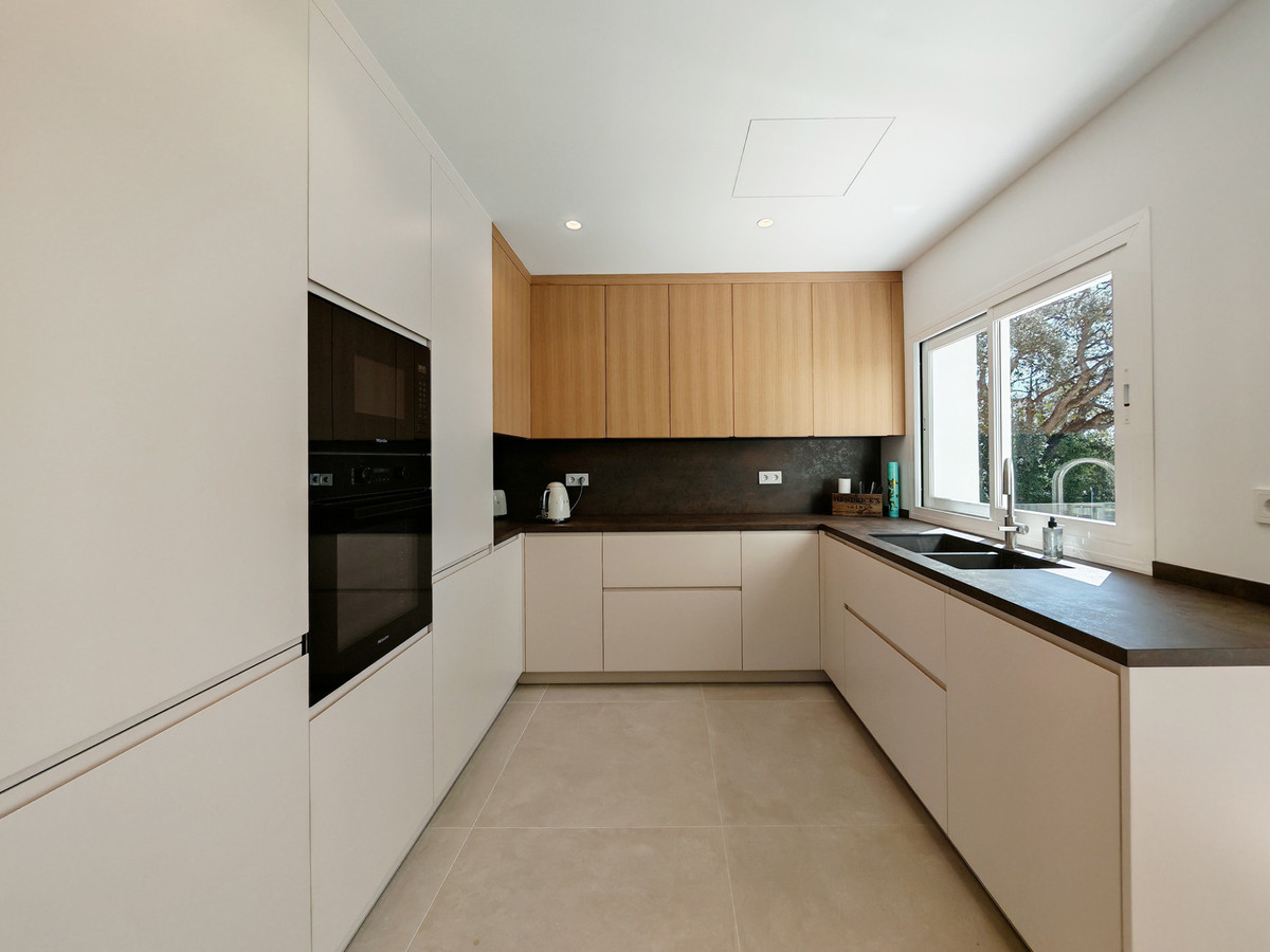 Se vende Villa - Chalet de 4 dormitorios en Costa Del Sol, Málaga, España