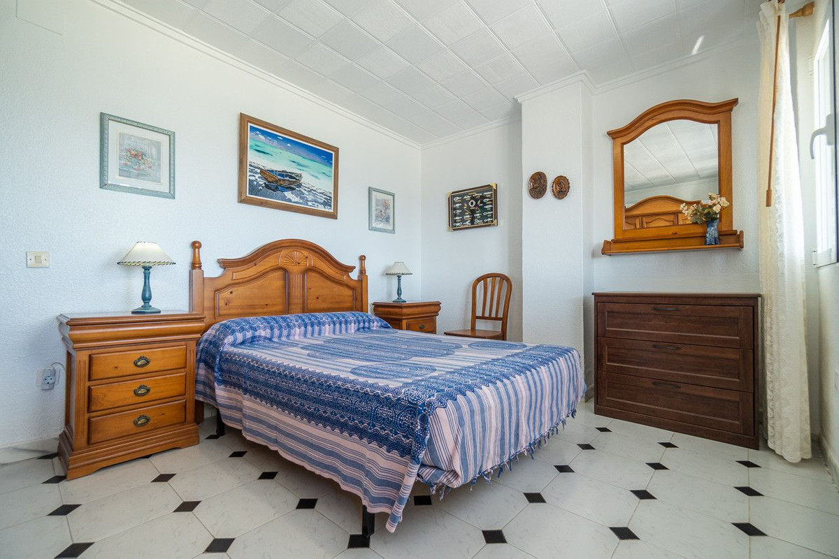 Se vende Apartamento Planta Media de 2 dormitorios en Costa Blanca, Alicante, España