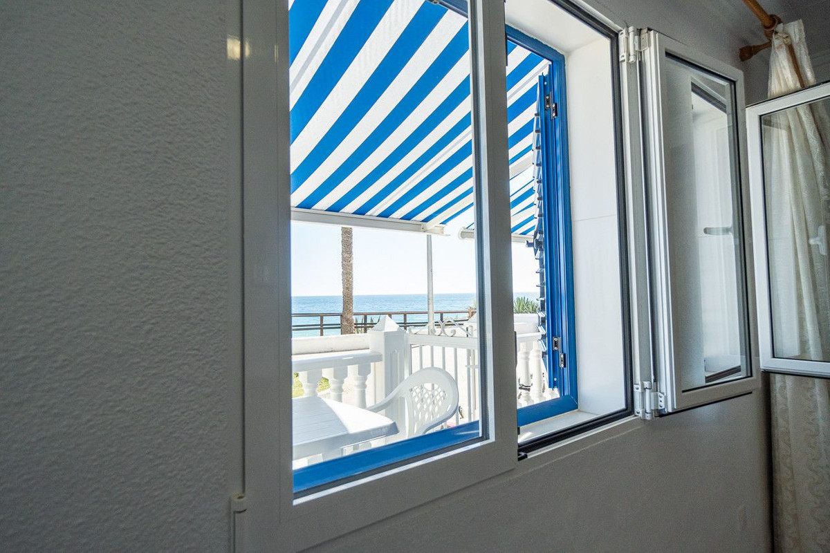 Se vende Apartamento Planta Media de 2 dormitorios en Costa Blanca, Alicante, España