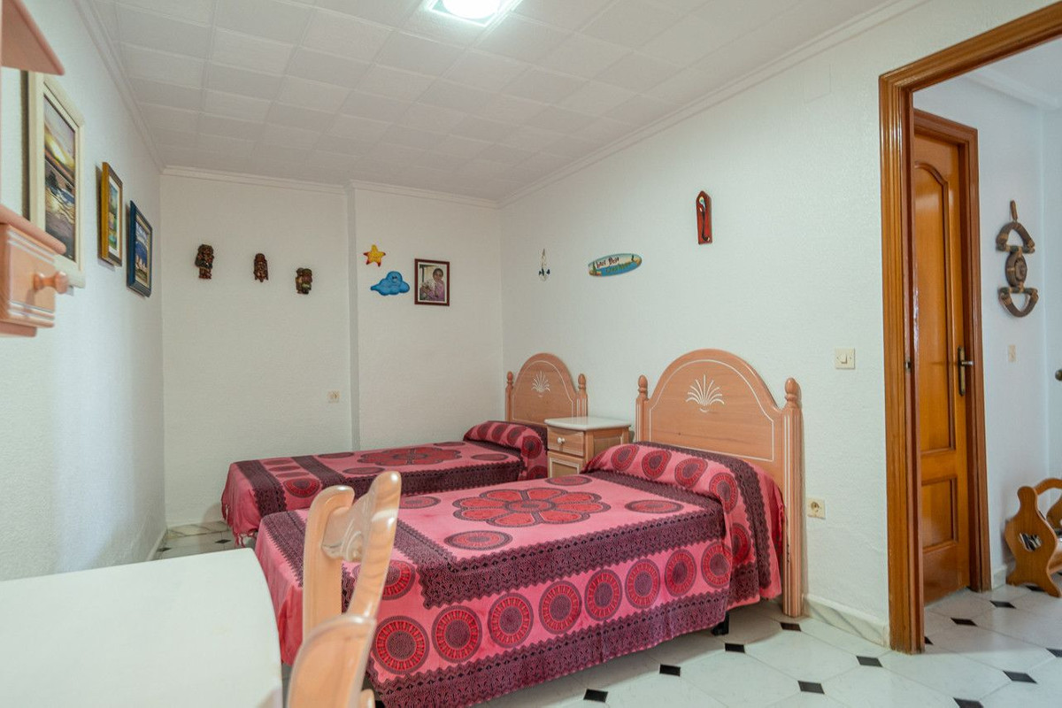 Se vende Apartamento Planta Media de 2 dormitorios en Costa Blanca, Alicante, España
