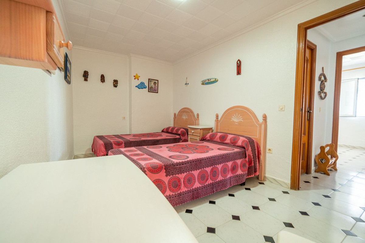 Se vende Apartamento Planta Media de 2 dormitorios en Costa Blanca, Alicante, España