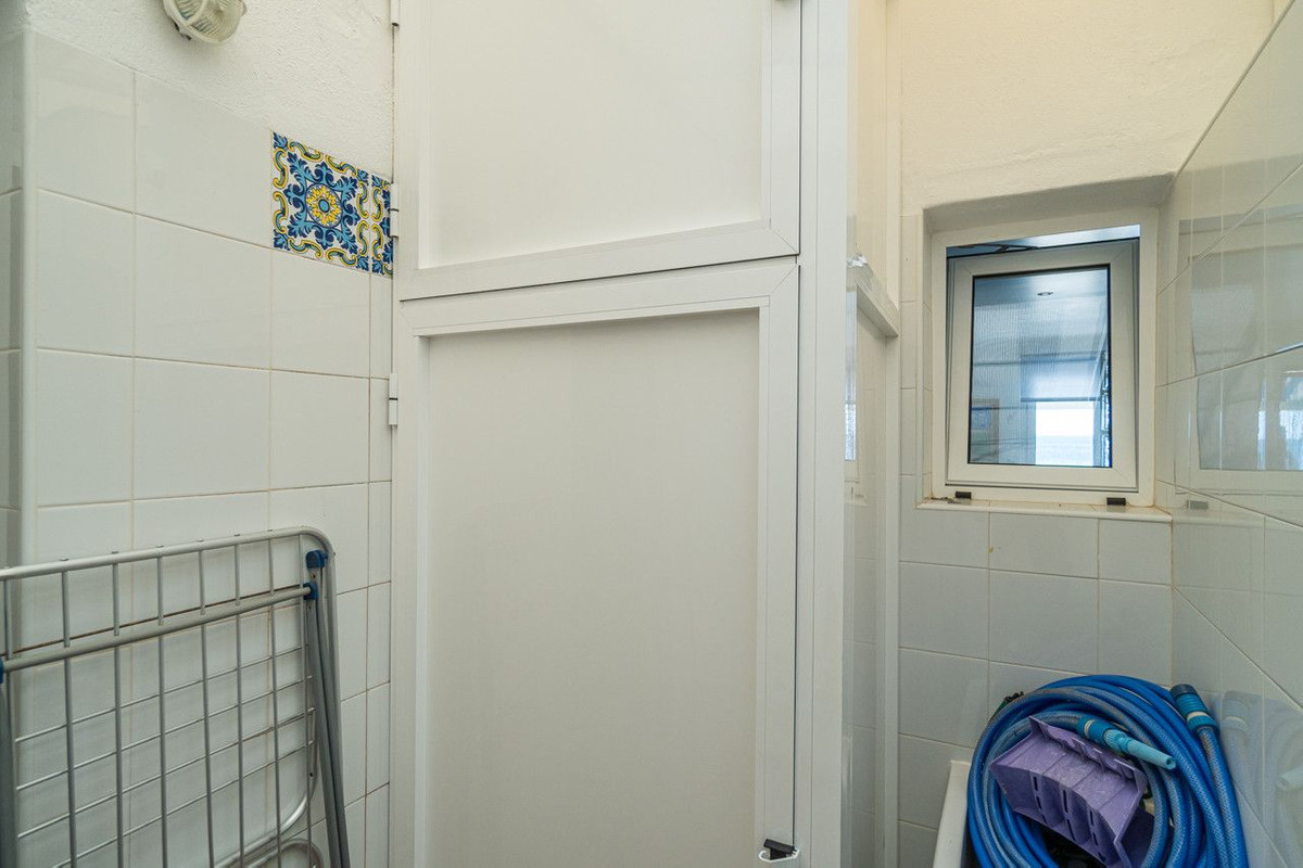 Se vende Apartamento Planta Media de 2 dormitorios en Costa Blanca, Alicante, España