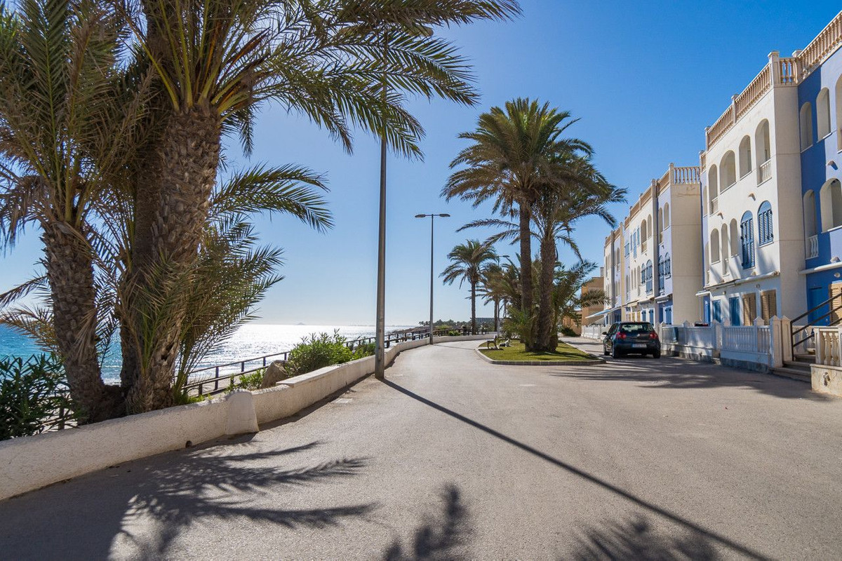 Se vende Apartamento Planta Media de 2 dormitorios en Costa Blanca, Alicante, España