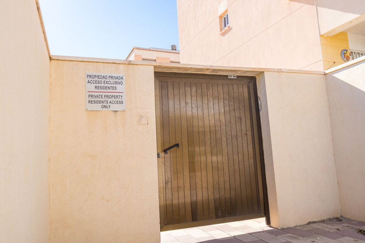 Se vende Apartamento Planta Media de 2 dormitorios en Costa Blanca, Alicante, España