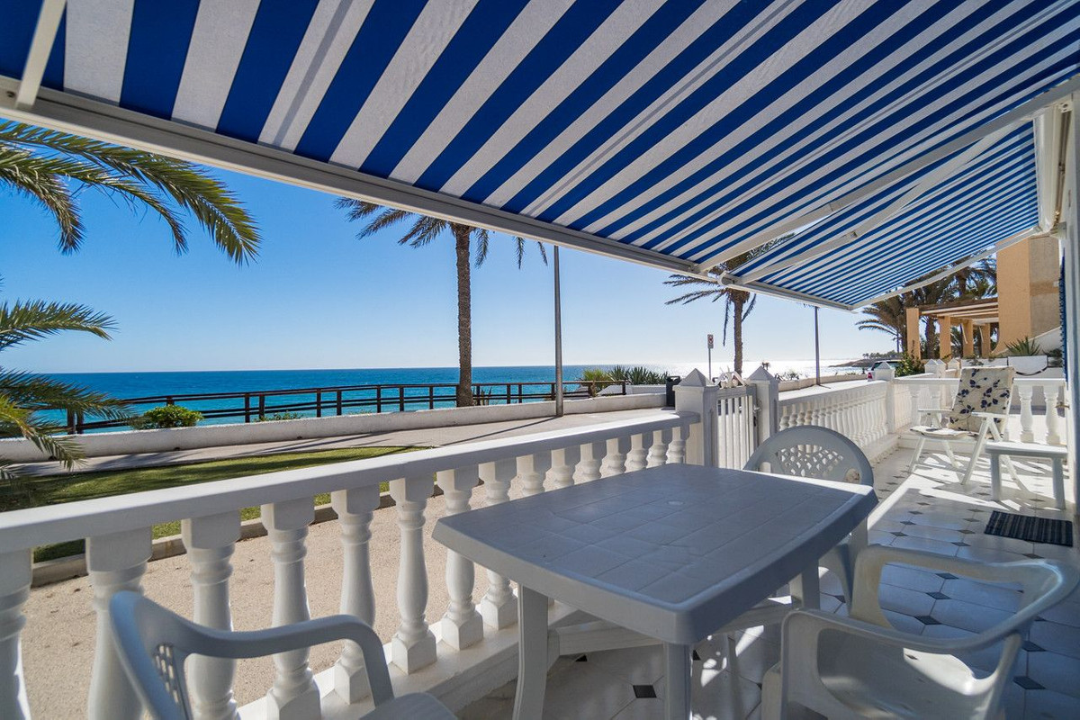 Se vende Apartamento Planta Media de 2 dormitorios en Costa Blanca, Alicante, España