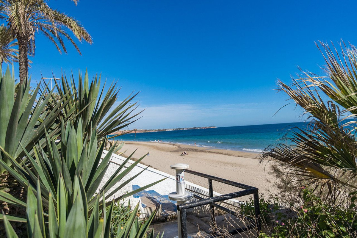Se vende Apartamento Planta Media de 2 dormitorios en Costa Blanca, Alicante, España