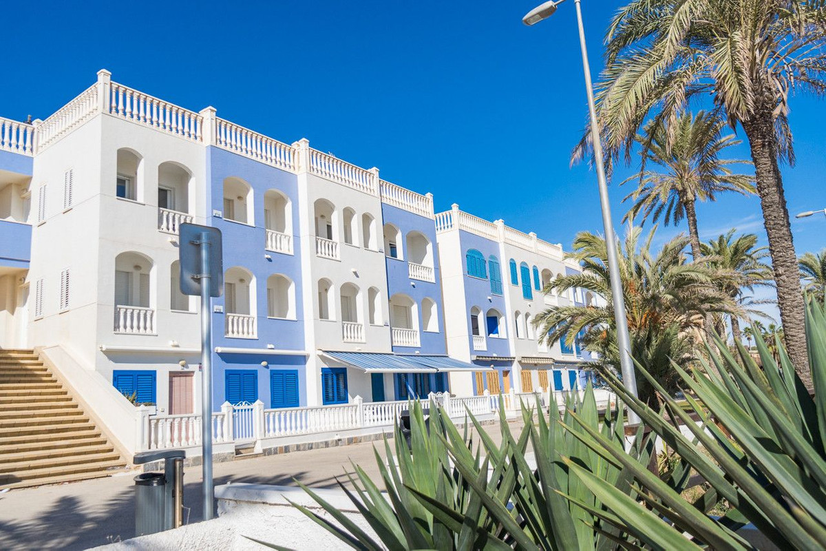 Se vende Apartamento Planta Media de 2 dormitorios en Costa Blanca, Alicante, España