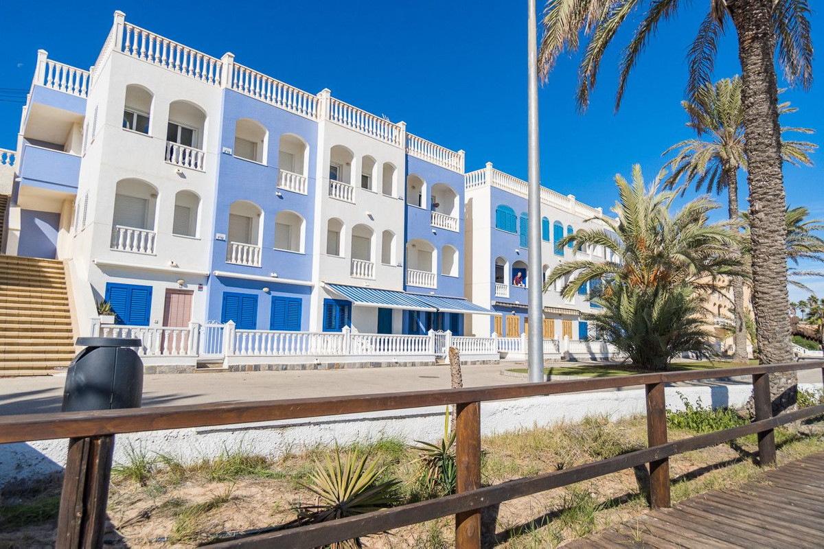 Se vende Apartamento Planta Media de 2 dormitorios en Costa Blanca, Alicante, España