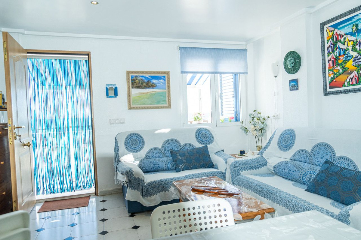 Se vende Apartamento Planta Media de 2 dormitorios en Costa Blanca, Alicante, España