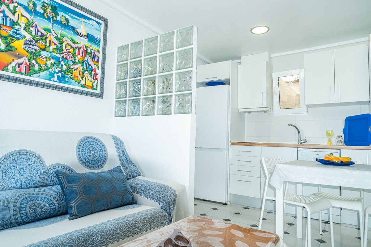 Se vende Apartamento Planta Media de 2 dormitorios en Costa Blanca, Alicante, España