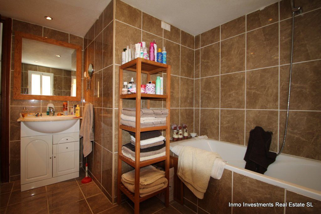 Se vende Villa - Chalet de 4 dormitorios en Costa Blanca, Alicante, España