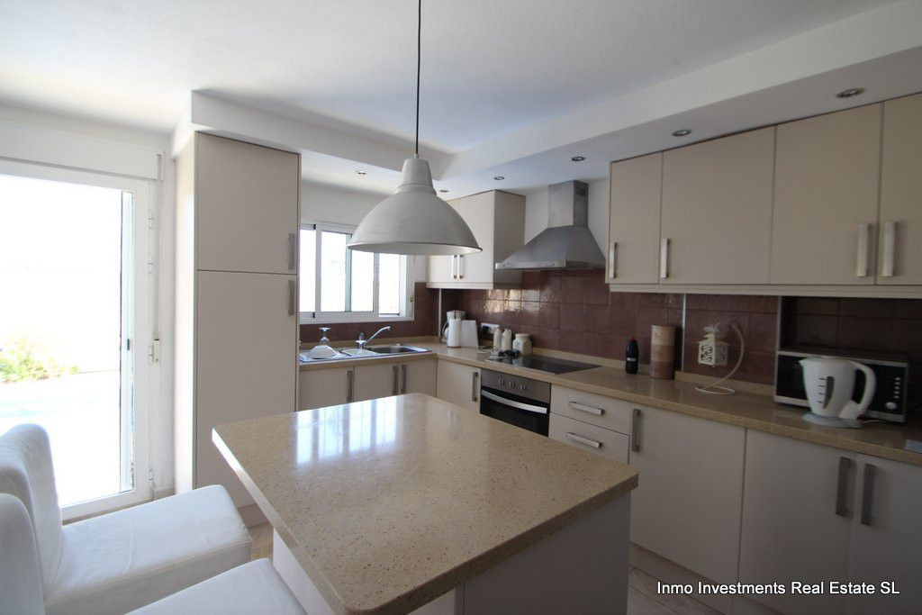 Se vende Villa - Chalet de 4 dormitorios en Costa Blanca, Alicante, España