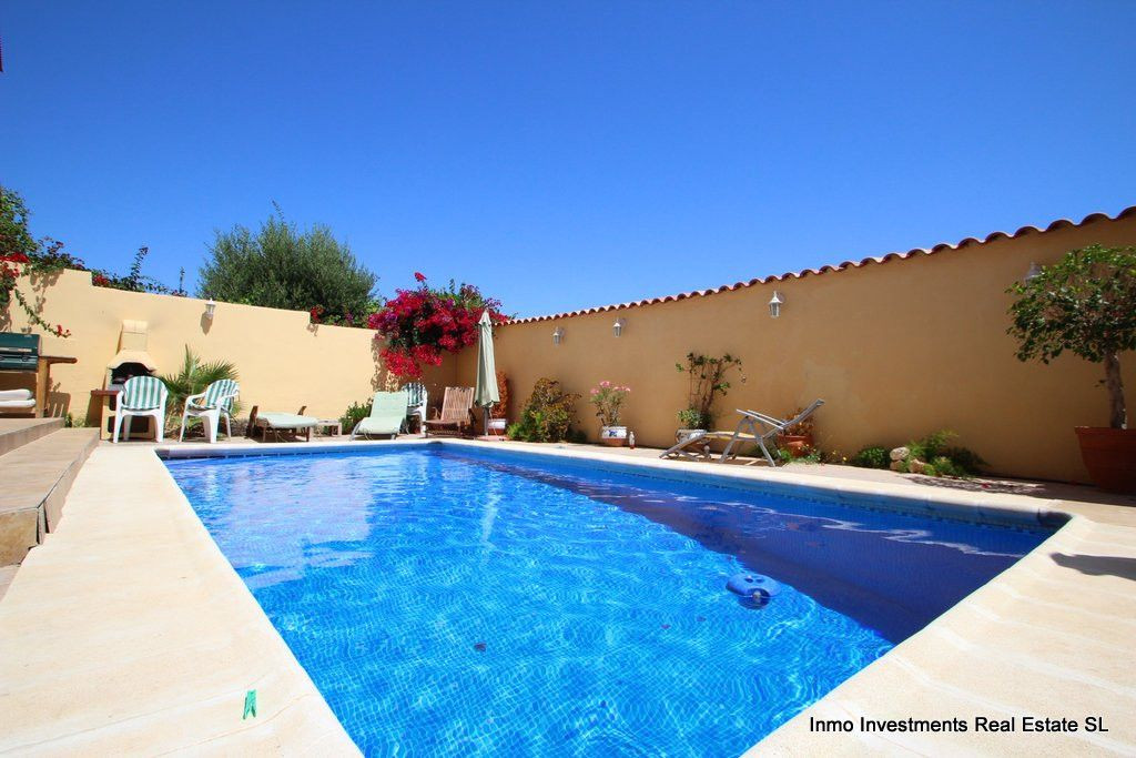 Se vende Villa - Chalet de 4 dormitorios en Costa Blanca, Alicante, España