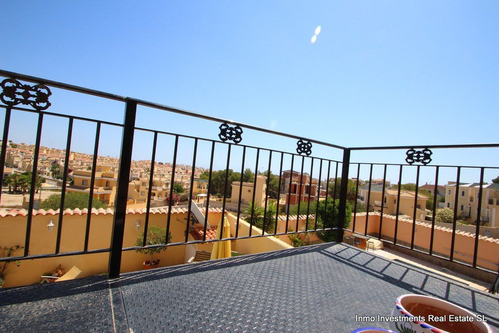 Se vende Villa - Chalet de 4 dormitorios en Costa Blanca, Alicante, España