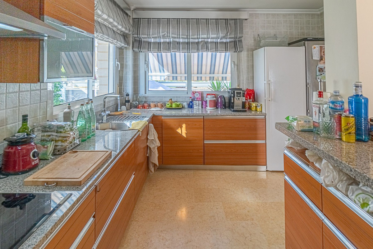 5 Bed Townhouse for sale in Torrevieja Costa Blanca, Alicante, Spain