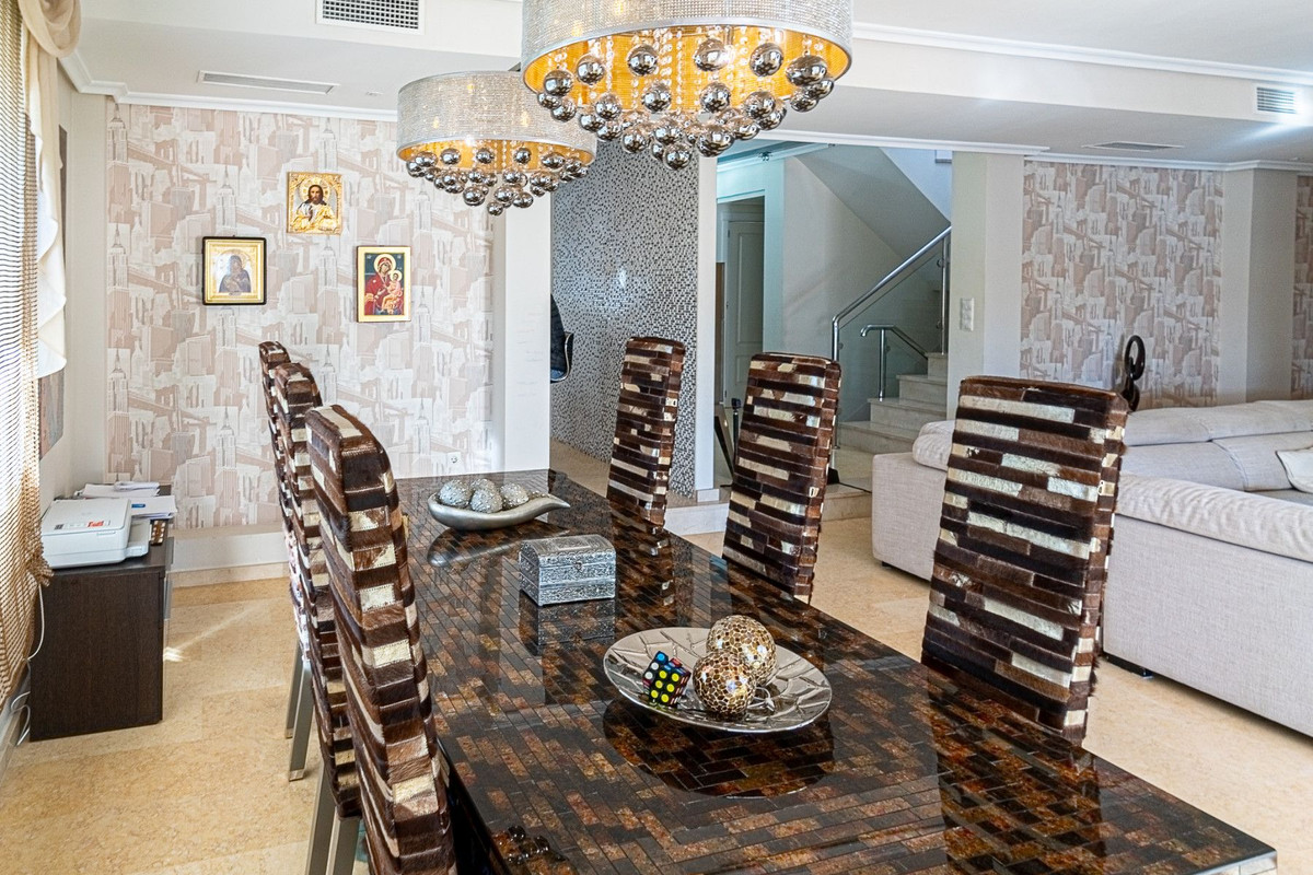 5 Bed Townhouse for sale in Torrevieja Costa Blanca, Alicante, Spain