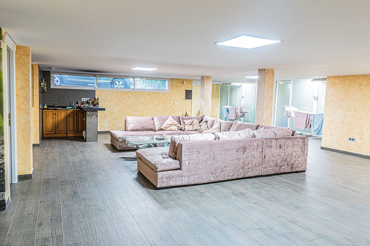 5 Bed Townhouse for sale in Torrevieja Costa Blanca, Alicante, Spain