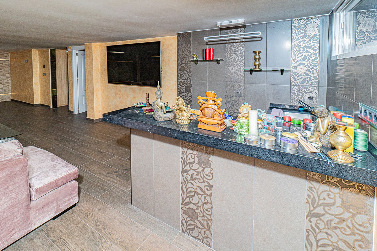 5 Bed Townhouse for sale in Torrevieja Costa Blanca, Alicante, Spain
