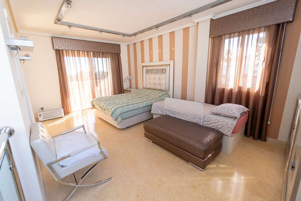 5 Bed Townhouse for sale in Torrevieja Costa Blanca, Alicante, Spain
