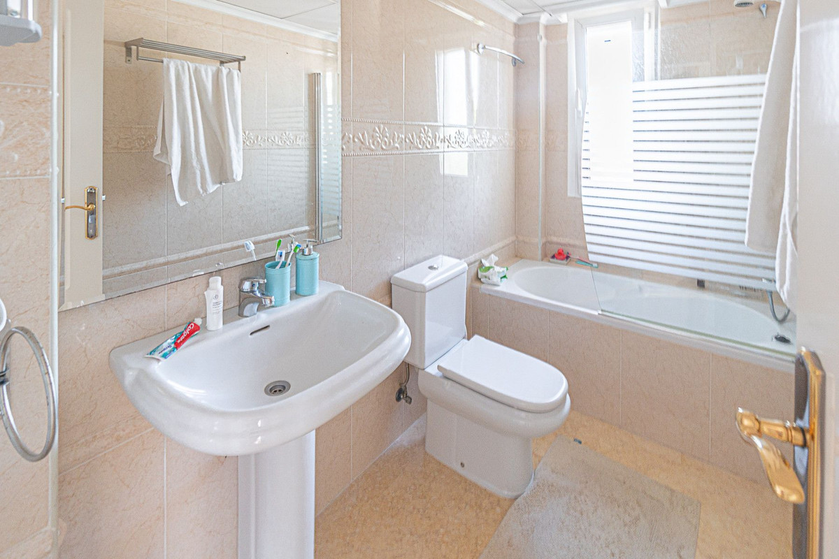 5 Bed Townhouse for sale in Torrevieja Costa Blanca, Alicante, Spain