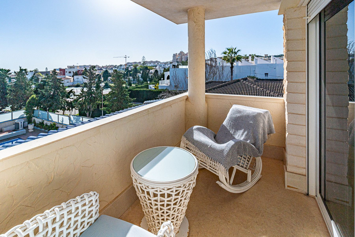 5 Bed Townhouse for sale in Torrevieja Costa Blanca, Alicante, Spain