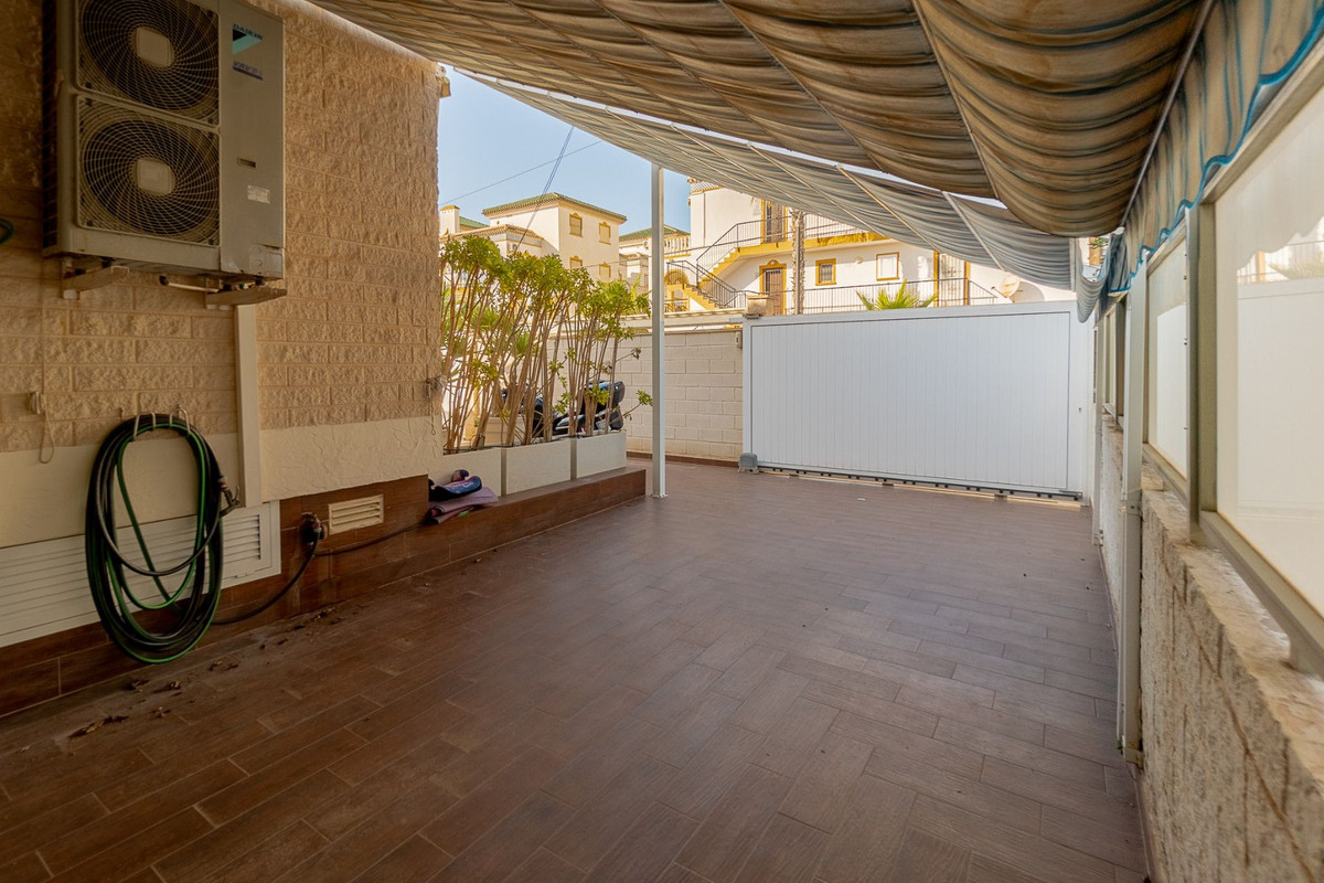 5 Bed Townhouse for sale in Torrevieja Costa Blanca, Alicante, Spain
