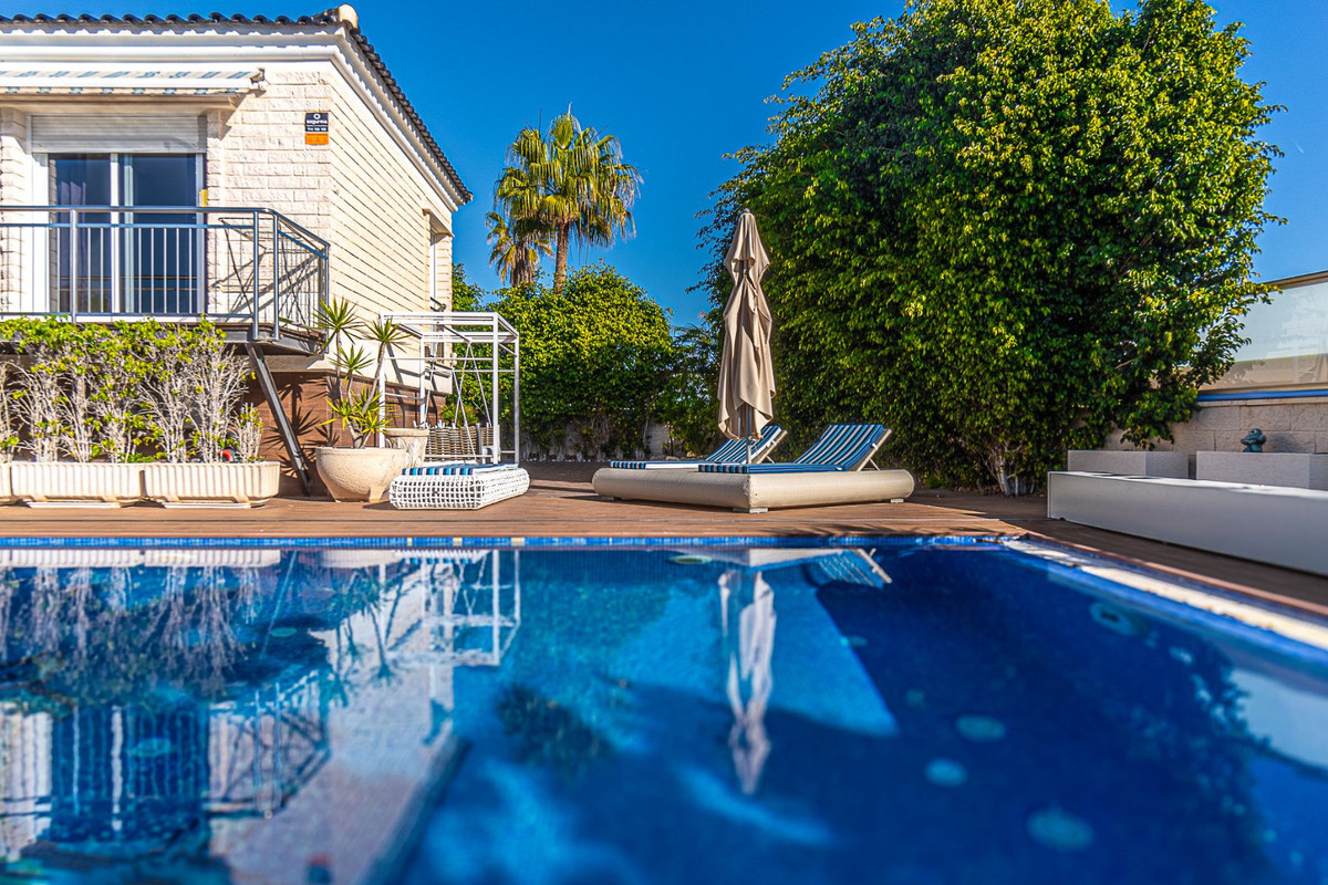 5 Bed Townhouse for sale in Torrevieja Costa Blanca, Alicante, Spain