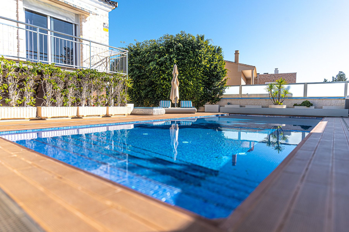 5 Bed Townhouse for sale in Torrevieja Costa Blanca, Alicante, Spain
