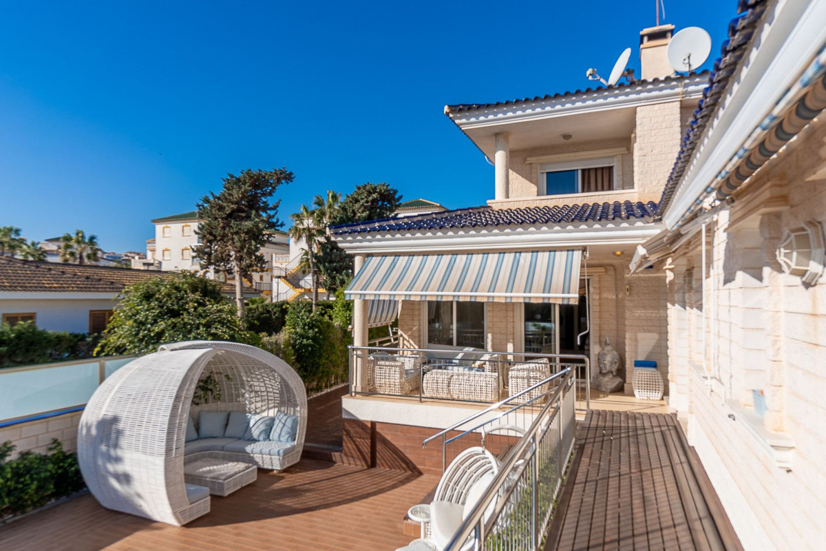 5 Bed Townhouse for sale in Torrevieja Costa Blanca, Alicante, Spain