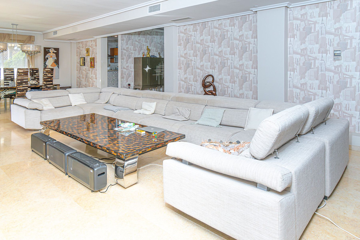 5 Bed Townhouse for sale in Torrevieja Costa Blanca, Alicante, Spain