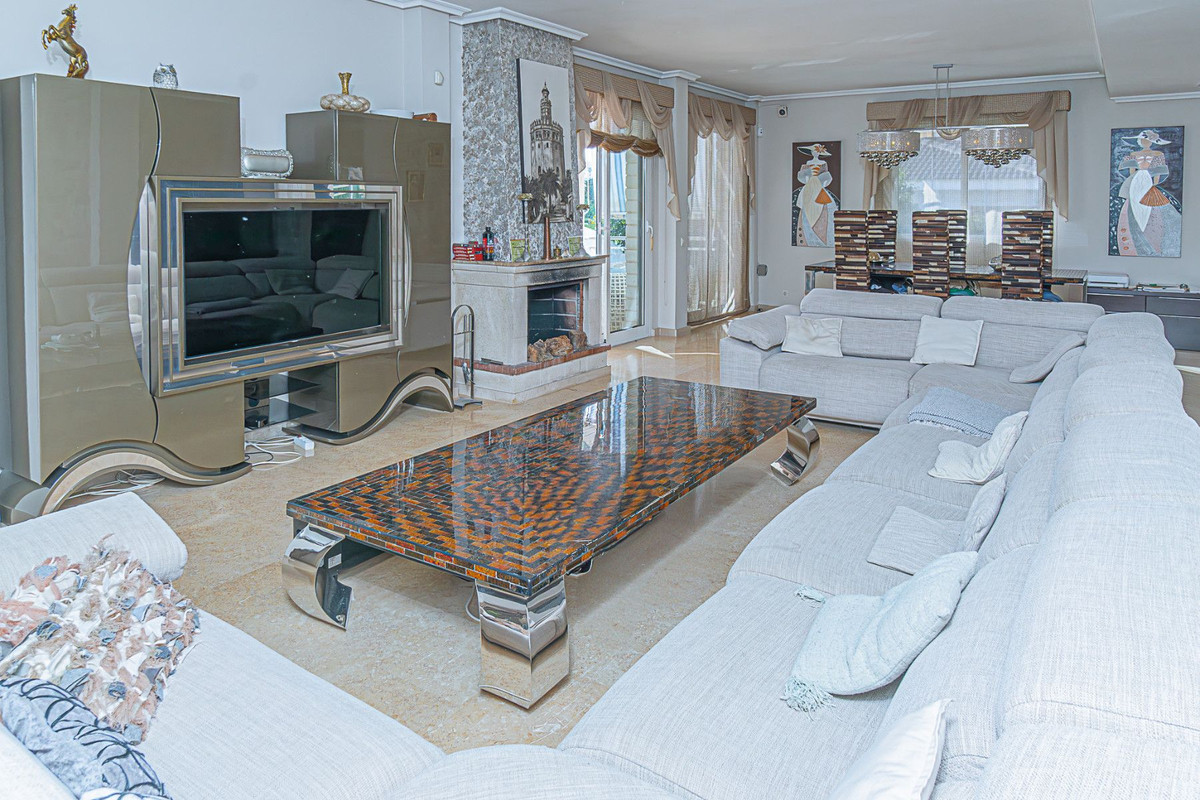 5 Bed Townhouse for sale in Torrevieja Costa Blanca, Alicante, Spain