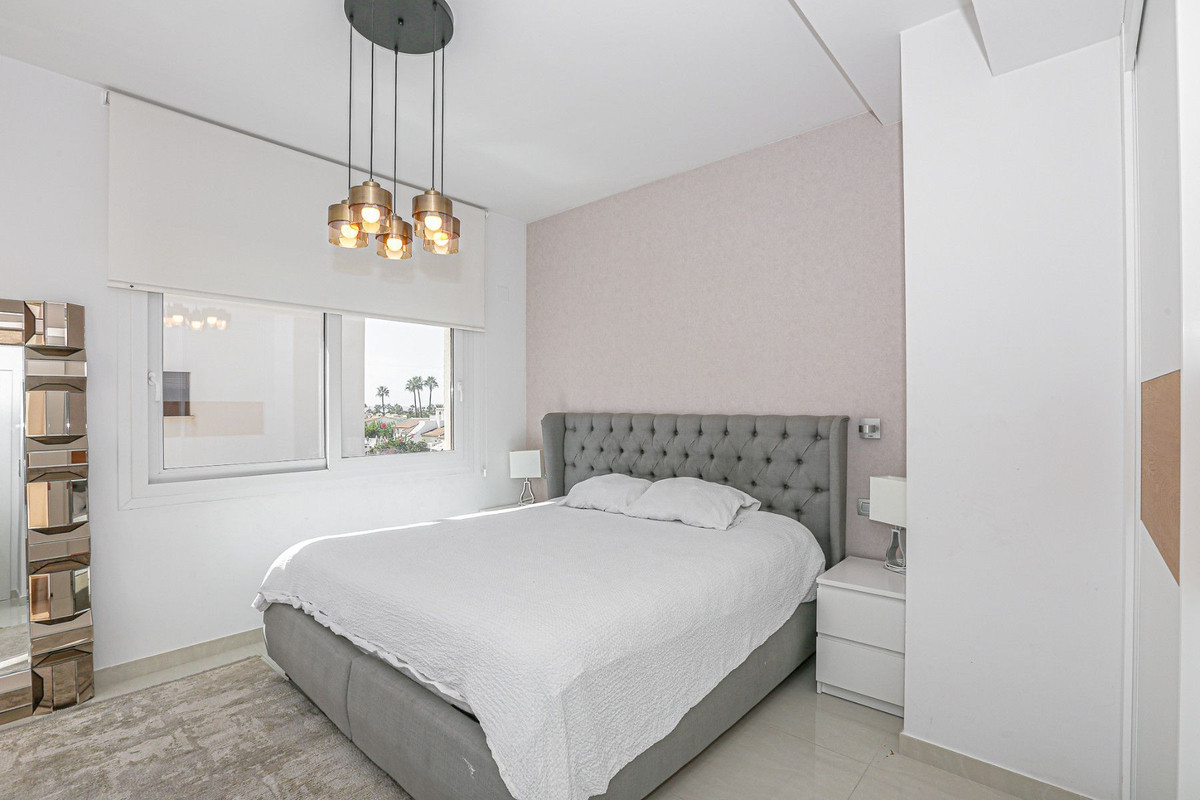 Se vende Villa - Chalet de 3 dormitorios en Costa Blanca, Alicante, España