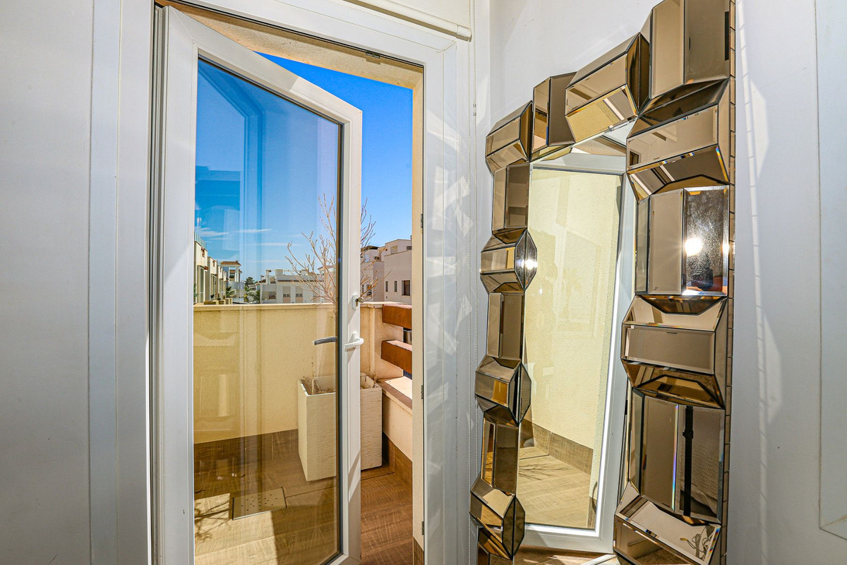 Se vende Villa - Chalet de 3 dormitorios en Costa Blanca, Alicante, España