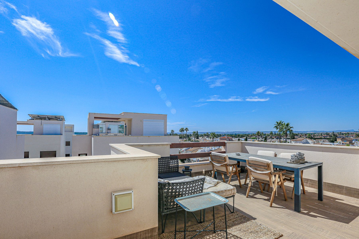 Se vende Villa - Chalet de 3 dormitorios en Costa Blanca, Alicante, España