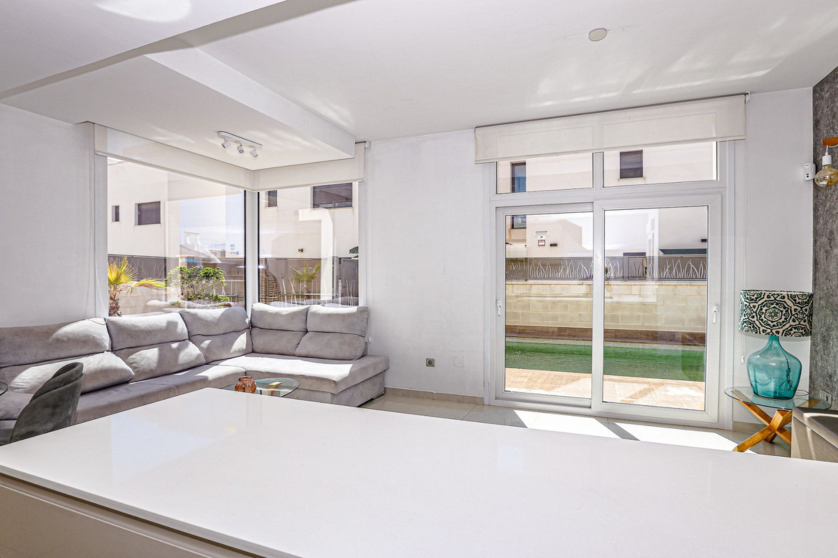 Se vende Villa - Chalet de 3 dormitorios en Costa Blanca, Alicante, España