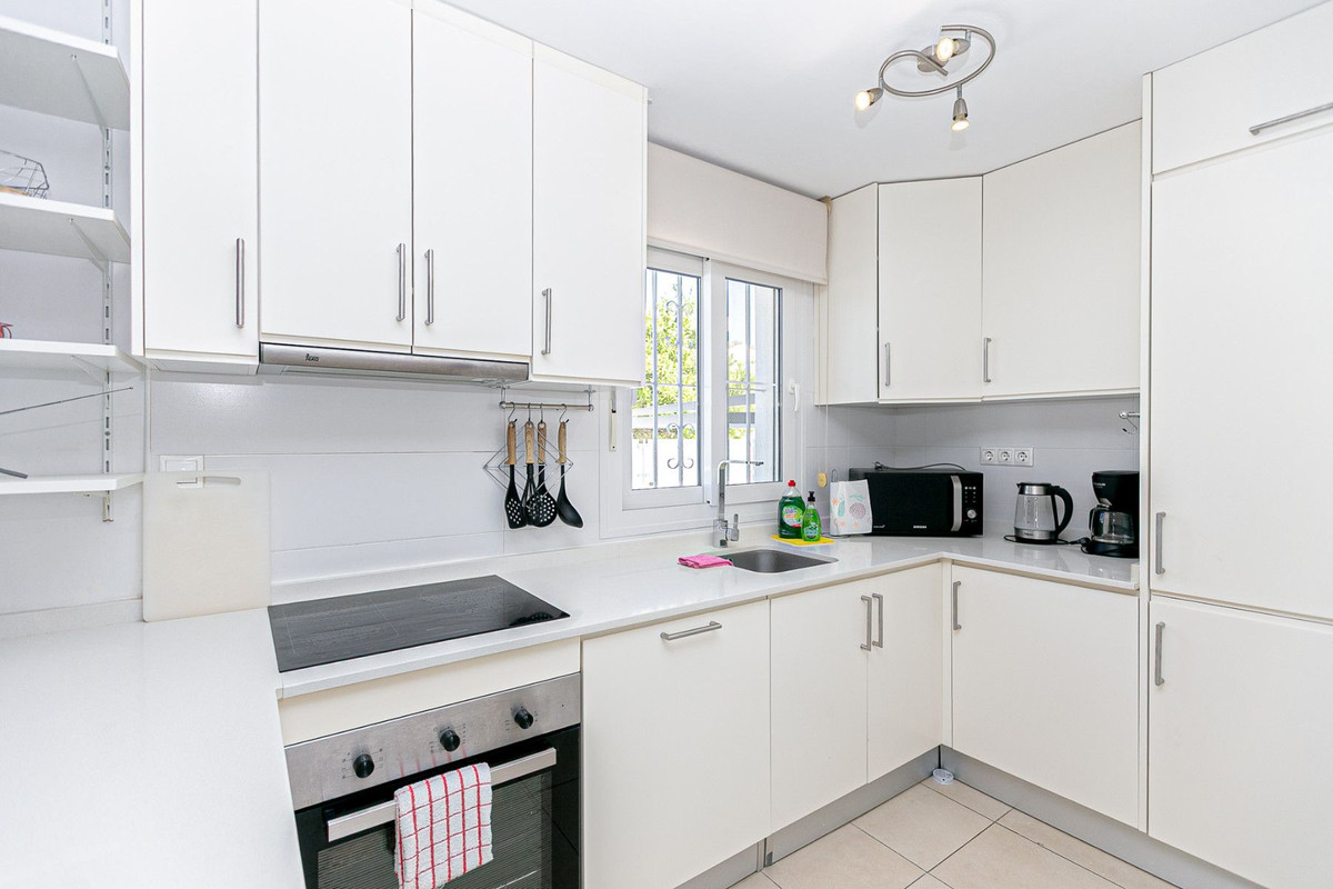 Se vende Villa - Chalet de 4 dormitorios en Costa Blanca, Alicante, España