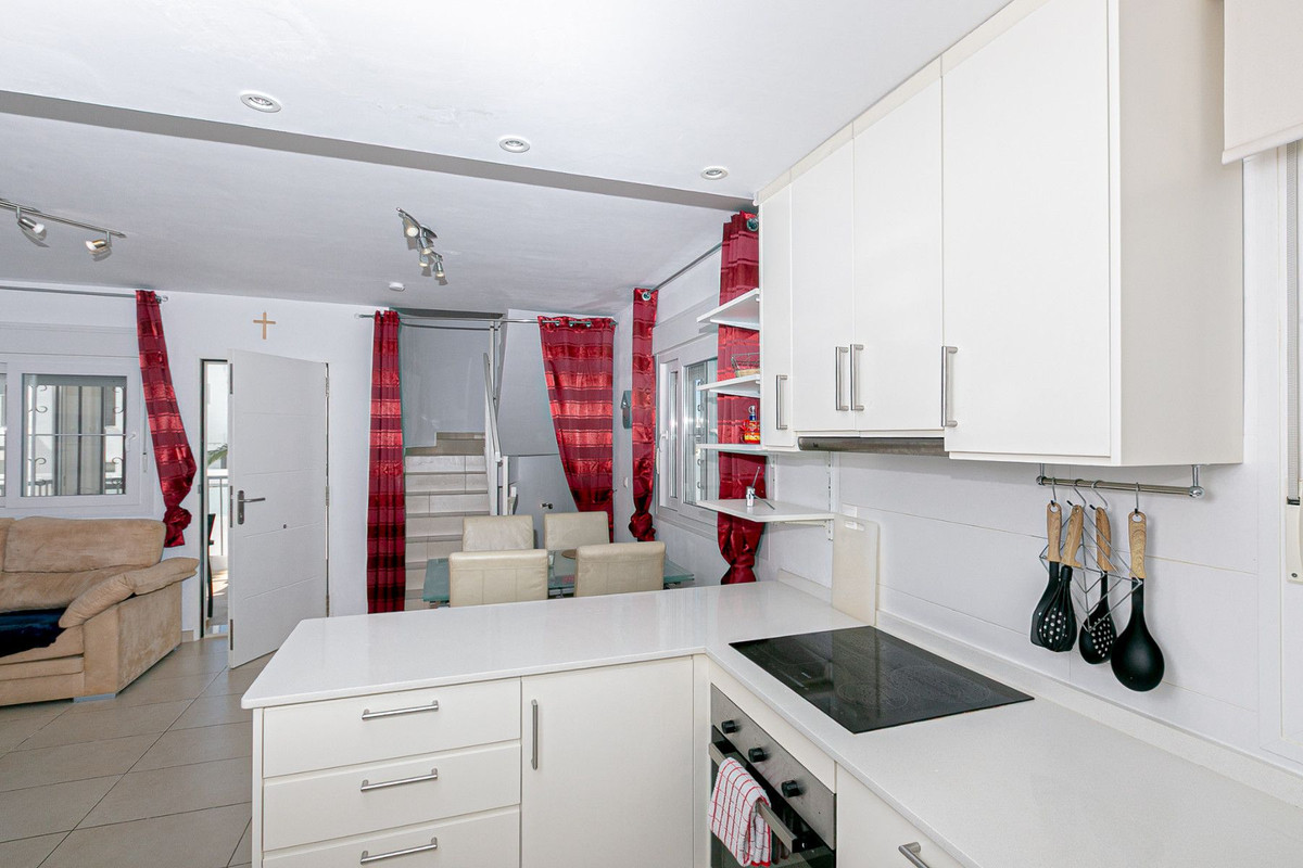Se vende Villa - Chalet de 4 dormitorios en Costa Blanca, Alicante, España