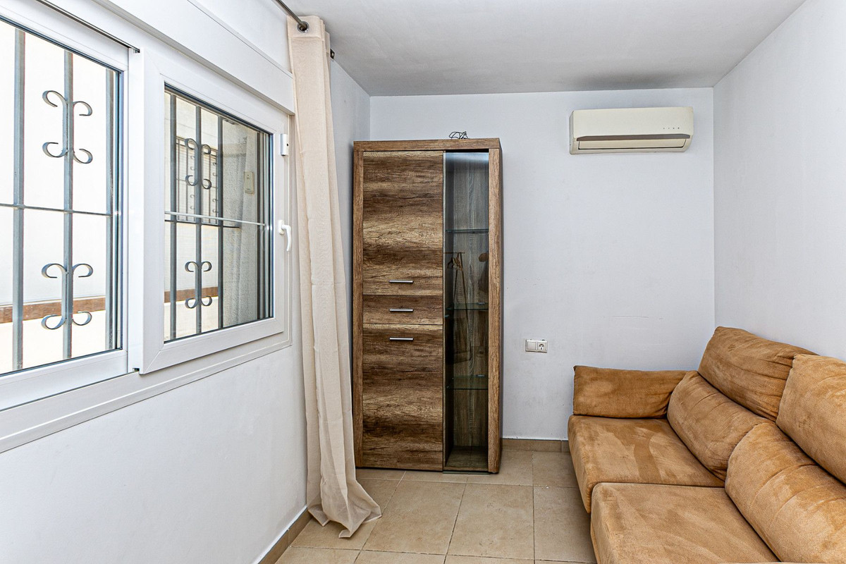 Se vende Villa - Chalet de 4 dormitorios en Costa Blanca, Alicante, España