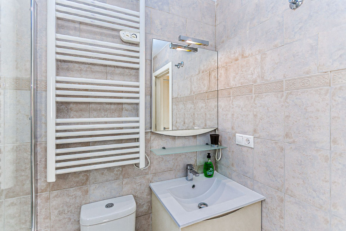 Se vende Villa - Chalet de 4 dormitorios en Costa Blanca, Alicante, España