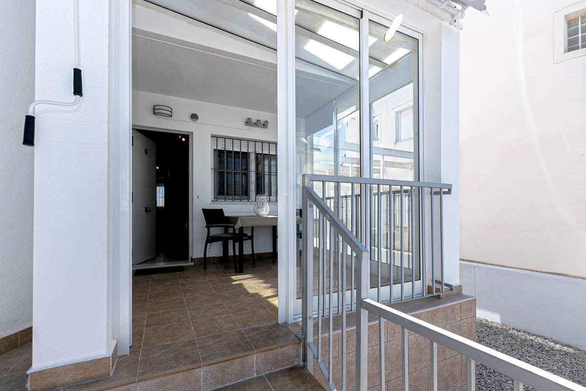 Se vende Villa - Chalet de 4 dormitorios en Costa Blanca, Alicante, España