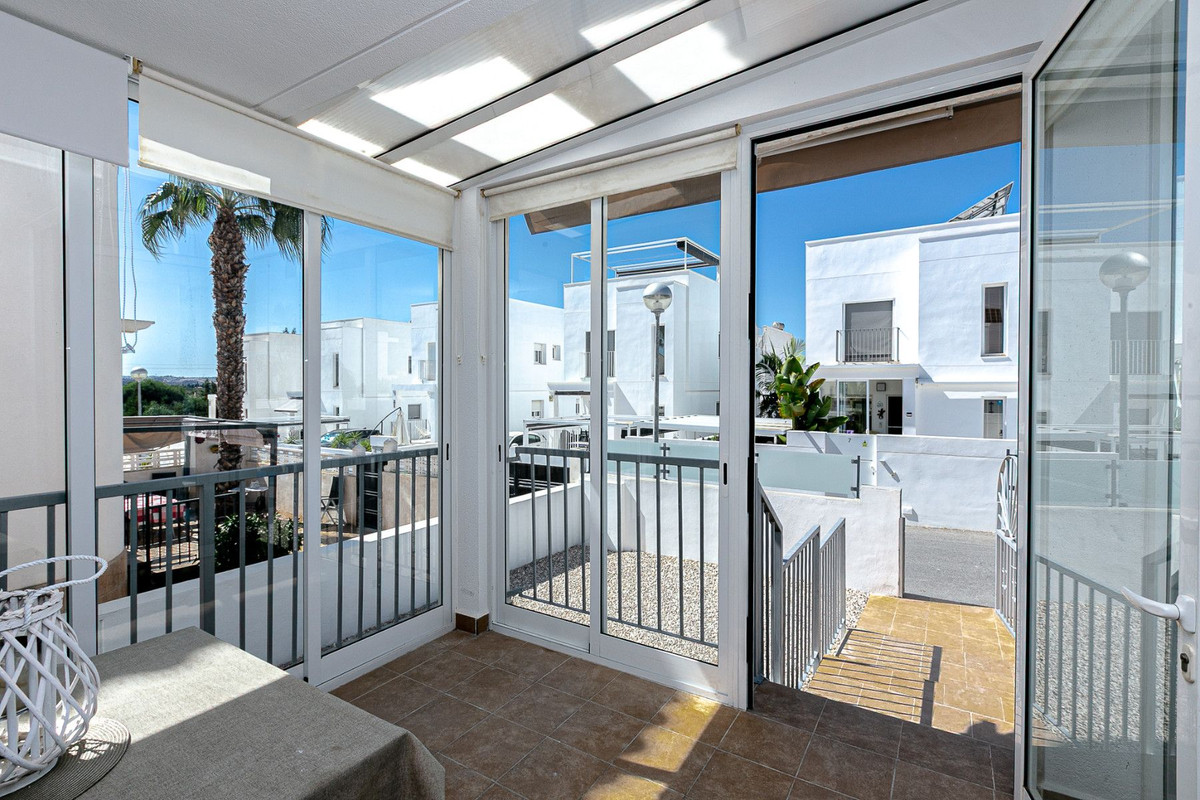 Se vende Villa - Chalet de 4 dormitorios en Costa Blanca, Alicante, España