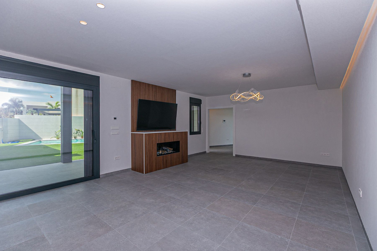 Se vende Villa - Chalet de 5 dormitorios en Costa Calida, Murcia, España