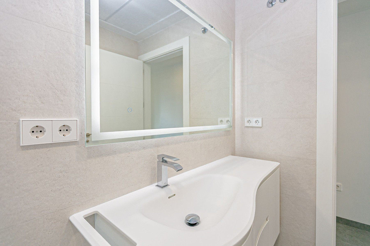 Se vende Villa - Chalet de 5 dormitorios en Costa Calida, Murcia, España