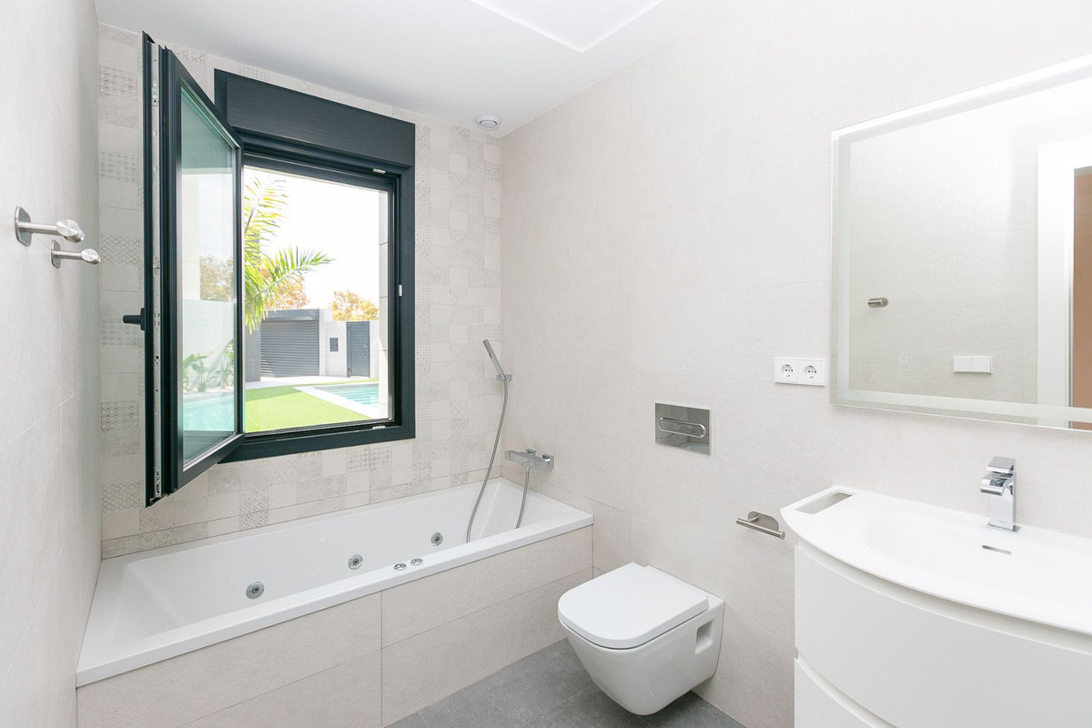 Se vende Villa - Chalet de 5 dormitorios en Costa Calida, Murcia, España