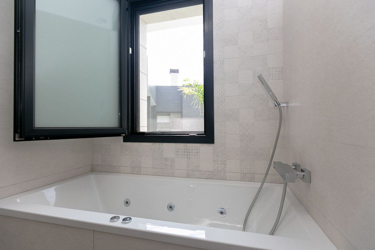 Se vende Villa - Chalet de 5 dormitorios en Costa Calida, Murcia, España