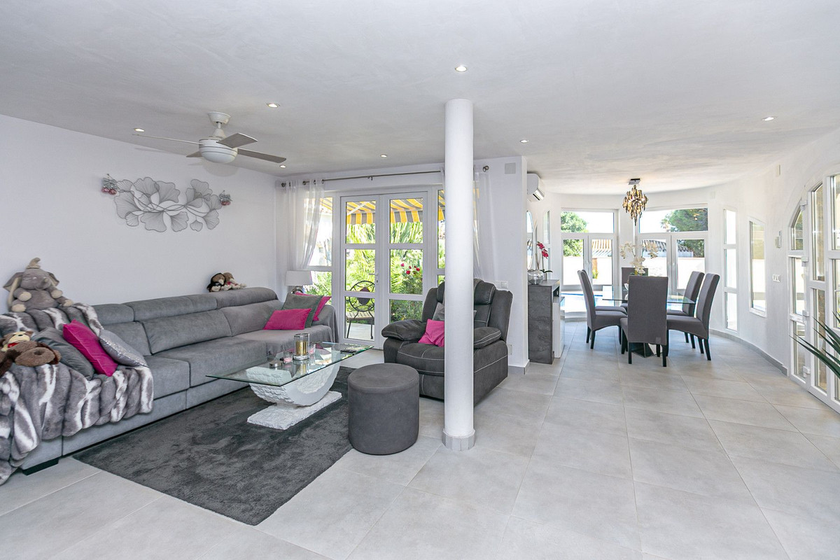 6 Bed Townhouse for sale in Orihuela Costa Costa Blanca, Alicante, Spain
