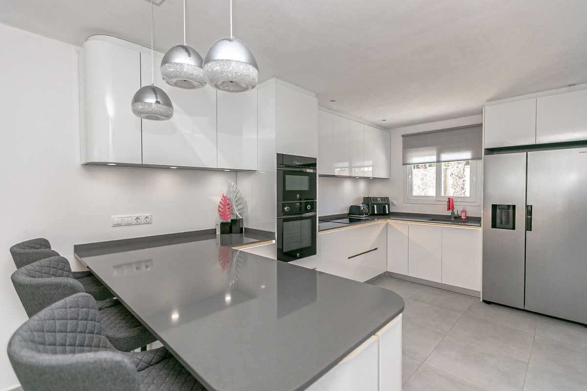 6 Bed Townhouse for sale in Orihuela Costa Costa Blanca, Alicante, Spain