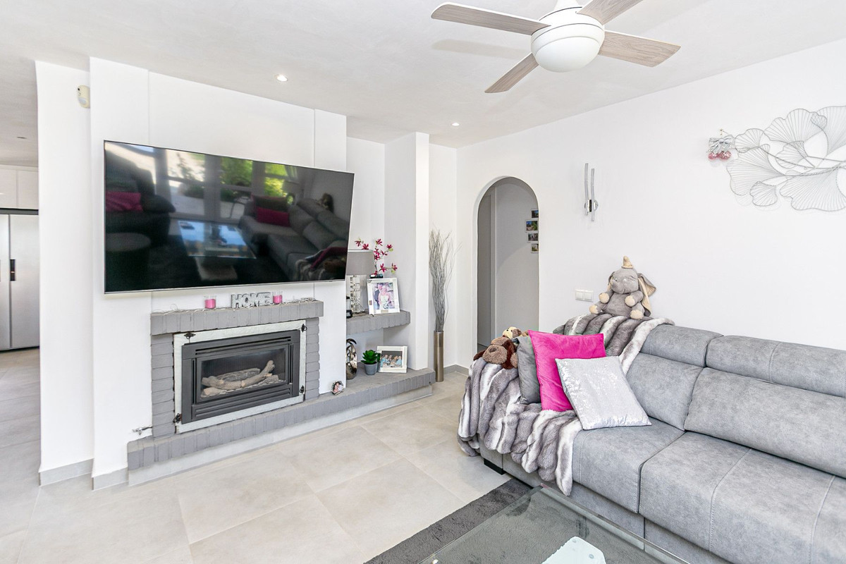 6 Bed Townhouse for sale in Orihuela Costa Costa Blanca, Alicante, Spain