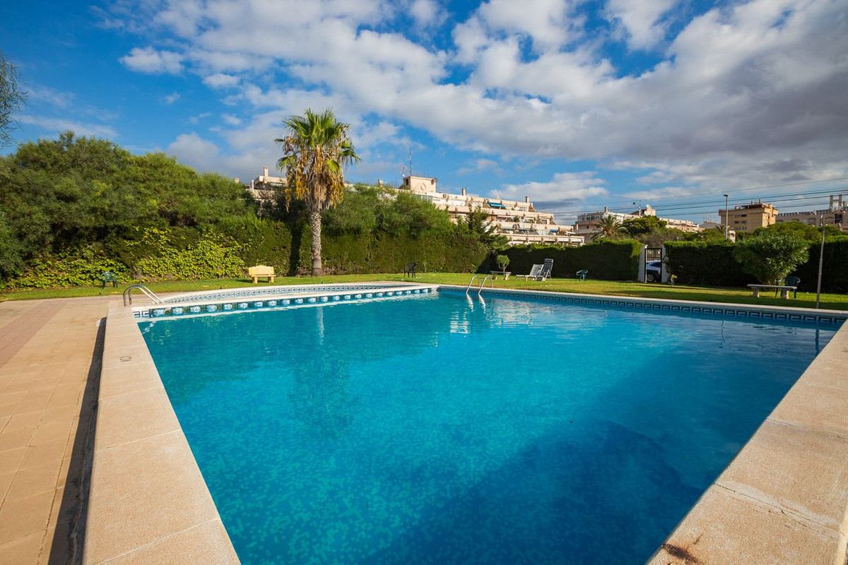 Se vende Ático de 2 dormitorios en Costa Blanca, Alicante, España